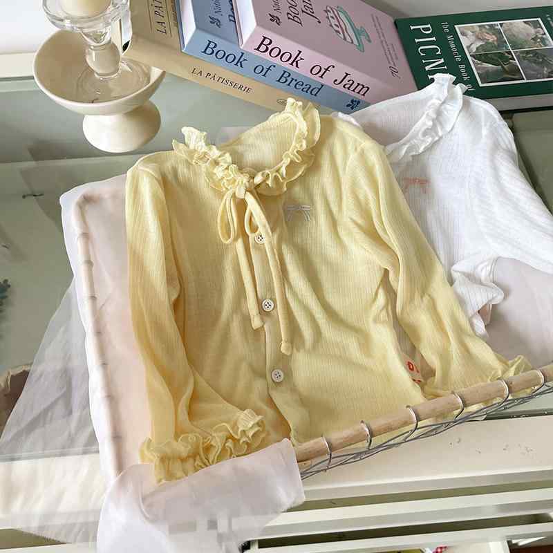 女児 トップス 防風 長袖 薄手 夏用 接触冷感 柔軟 素材 黄色 白色 かわいい 花辺 デザイン 蝶結 リボン 装飾 純色 丸首 シングルボタン 閉じ ミドルレングス 長さ 韓風 スタイル 女の子 幼児 1-3歳 80-130cm 対応 軽量 通気性