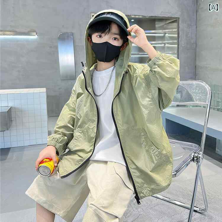男の子 春夏 防晒服 薄手 長袖 ジップパーカー 韓風 カジュアル トップス 軽量 柔らかい 化繊混紡 ポリエステル 薄緑 純色 運動スタイル 開衫 子供服 8歳以上 中大童 紫外線対策 吸湿速乾 通気性 柔軟素材 長袖アウター 防風 日常使い 学校用