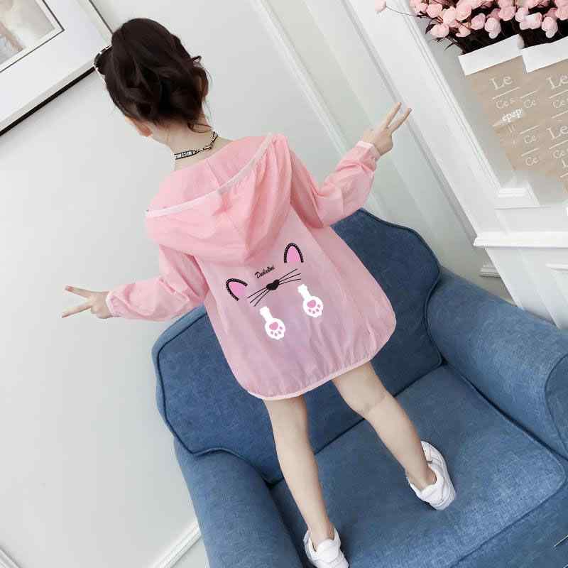 ・対象性別: 女童・主な素材: ナイロン95%・カラー展開: 小猫ピンク、小猫ホワイト、蝶ピンク、蝶ホワイト、ハッピーピンク、ハッピーホワイト、光板ピンク、光板ホワイト・サイズ展開: 110、120、130、140、150、160・フード: あり・機能: 透気