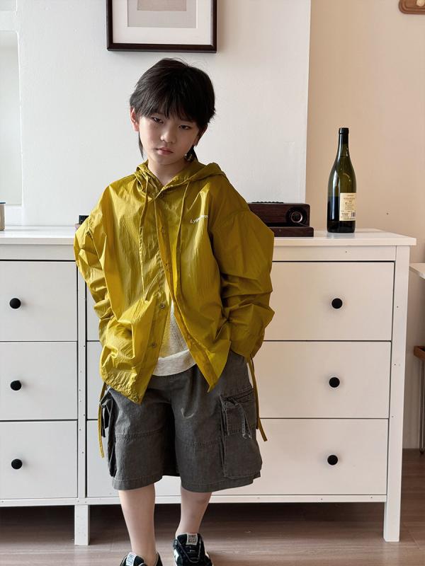 ・カテゴリ: 子供服・主な素材: ニロン100%・カラー展開: ホワイト、アンバー・サイズ展開: 100cm、110cm、120cm、130cm、140cm、150cm、160cm・機能: 透気性