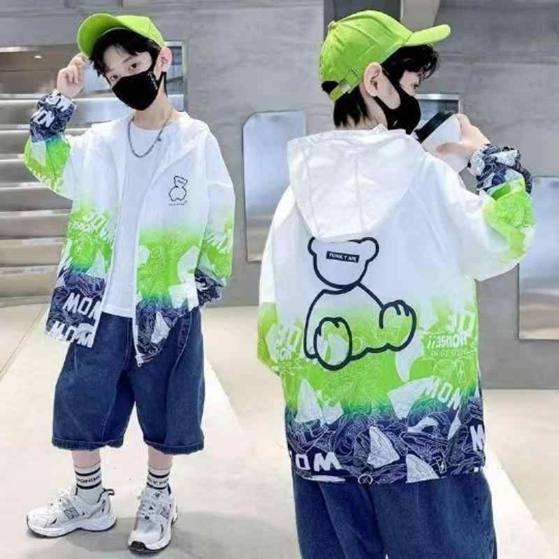 ・性別: 中性・対象年齢: 中童(7-12歳)・素材: 化纤类混纺・主素材: ポリエステル繊維(ポリエステル)80%・カラー展開: グリーン、グラデーション小熊、オレンジ、グラデーション小熊・対象身長: 113cm、123cm、133cm、143cm、153cm、163cm・フード: あり(着脱不可)・対象年齢: 中大童(8歳以上、140cm以上)