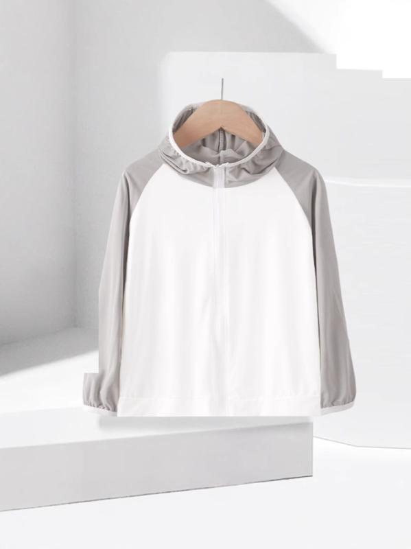 ・対象性別: 男女・対象年齢: 中小童・主素材: ポリエステル90%・裏地素材: 化繊混紡・重量: 220g・カラー展開: グレー、ピンク、ブルー、ホワイト・サイズ展開: 80、90、100、110、120、130、140・機能: 透気性・フード: あり