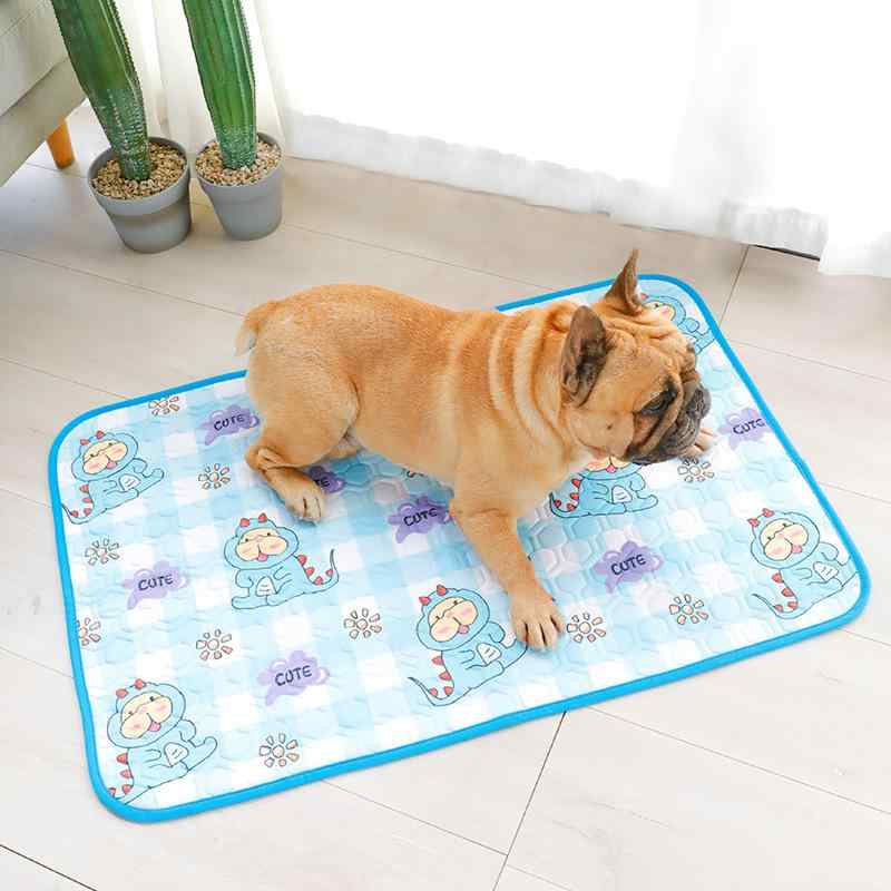 ペット用品 涼感マット 女の子 男の子 犬 猫用 冷却マット 接触冷感 オールシーズン 通気性 快適 洗える クールマット 室内用 暑さ対策 熱中症対策 柔らかい 快適 ペットベッド