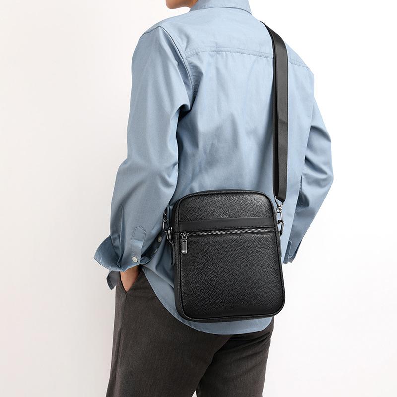 Men'S Bag - メンズ 斜めがけ バッグ トップグレインレザー ショルダーバッグ 鞄 大容量 ビジネス バックパック 韓国風 メンズバッグ 耐久性 ソリッドカラー ステッチ ディテール ブラック ポリエステル ライニング 軽量 通勤 普段使い 旅行 8インチ 収納 春夏