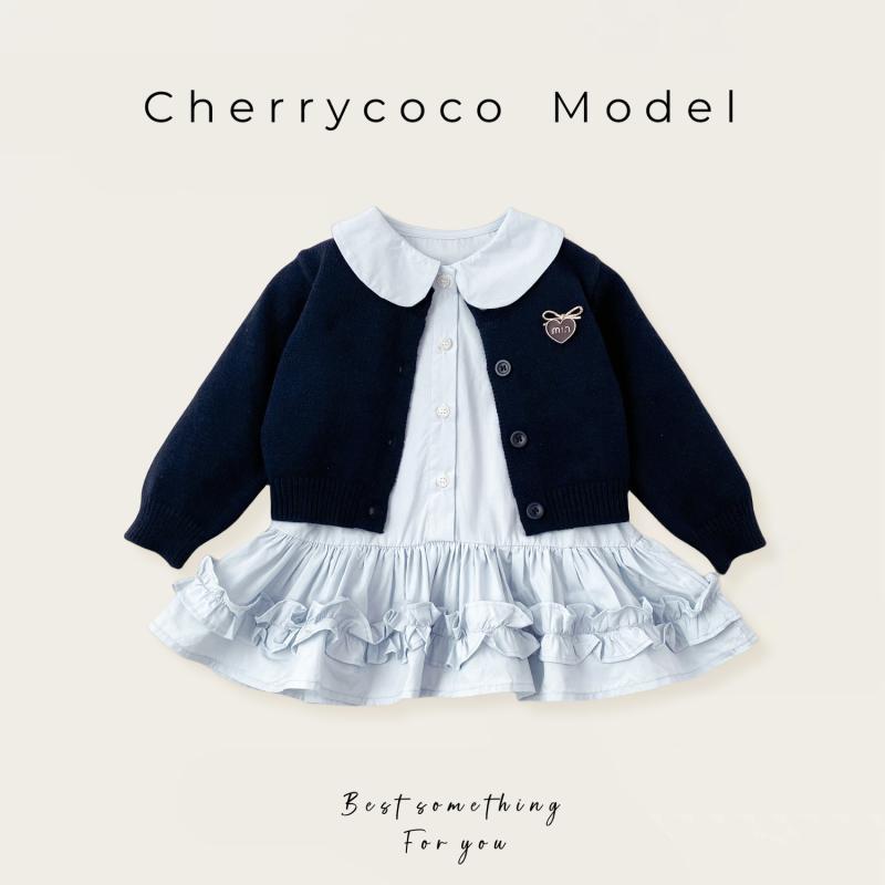 女児 春秋 秋冬 長袖 コットン混紡 ニット 開襟 シャツ ワンピース セット かわいい ハート モチーフ 単排ボタン 柔らかい 生地 普通厚 ソリッドカラー 3〜8歳 女の子 普段使い 通学 トップス スカート 組み合わせ ピンク ネイビー 伸縮性 肌