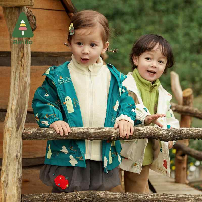 Occidental Goods - キッズ 秋冬 フリース レインコート 三合一 切り替え セット 男の子 女の子 コート ジャケット 子供服 長袖 フード付き ポリエステル 柔らかい 素材 動物 柄 カード 柄 かわいい デザイン ミドル レングス 普段使い 秋 季節 軽量 吸湿 速乾