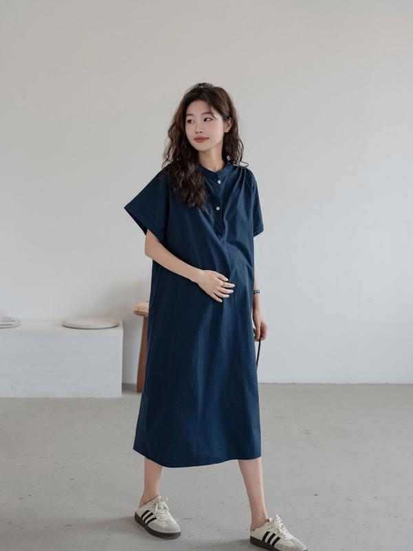 ワンピース マタニティ レディース 半袖 ロング丈 綿布 スタンドカラー ハーフボタン 襟付き ゆるシルエット 妊婦服 カジュアル 春夏・カテゴリ: ワンピース・ネックライン: スタンドカラー・袖丈: 三分袖・素材: 綿100%以上・スカート丈: ミモレ丈・カラー展開: 杏色、ピンク、ネイビー・サイズ展開: フリーサイズ、M、L・スカートシルエット: ハイウエストスカート・スタイル: 日韓カジュアル・袖型: 通常袖