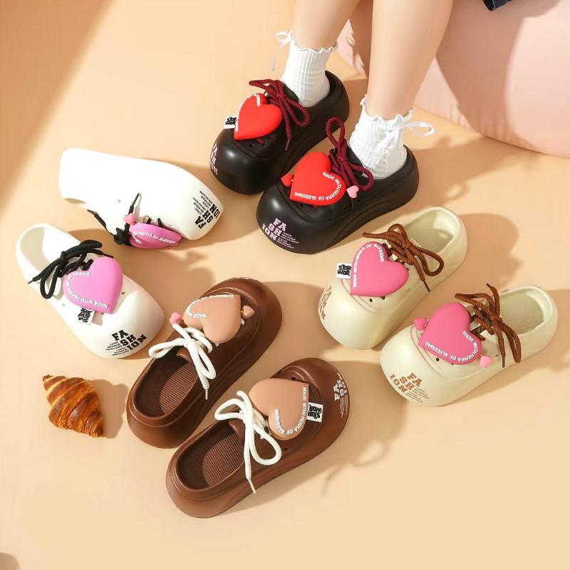 サンダル レディース 夏 厚底 防滑 EVA素材 ハート柄 かわいい ビーチサンダル 洞穴靴 スポーツスタイル 軽量 クッション性 屋外用 普段使い 白色 ブラック ベージュ