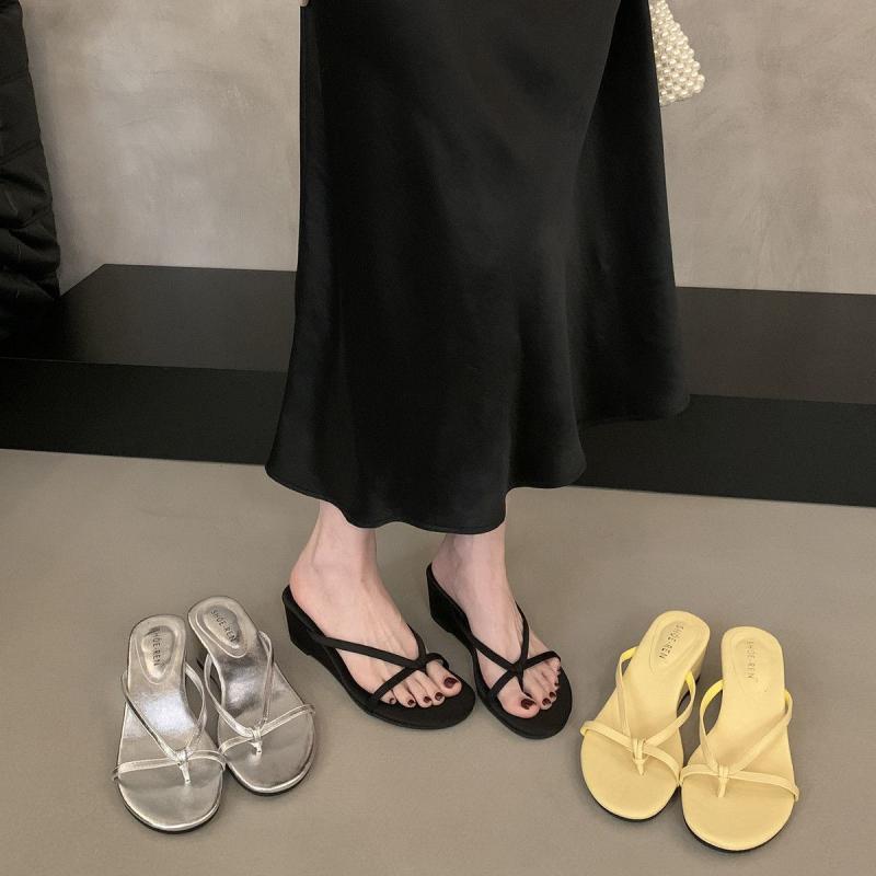 女性用 夏 サンダル ビーチサンダル 厚底 ウェッジソール 復古 トゥポスト クラシック フィンガーシューズ ブラック イエロー シルバー PU素材 ラバーソール 丸トゥ 軽量 快適 歩きやすい 普段使い ビーチ プールサイド 足元カバー 防水 クッショ