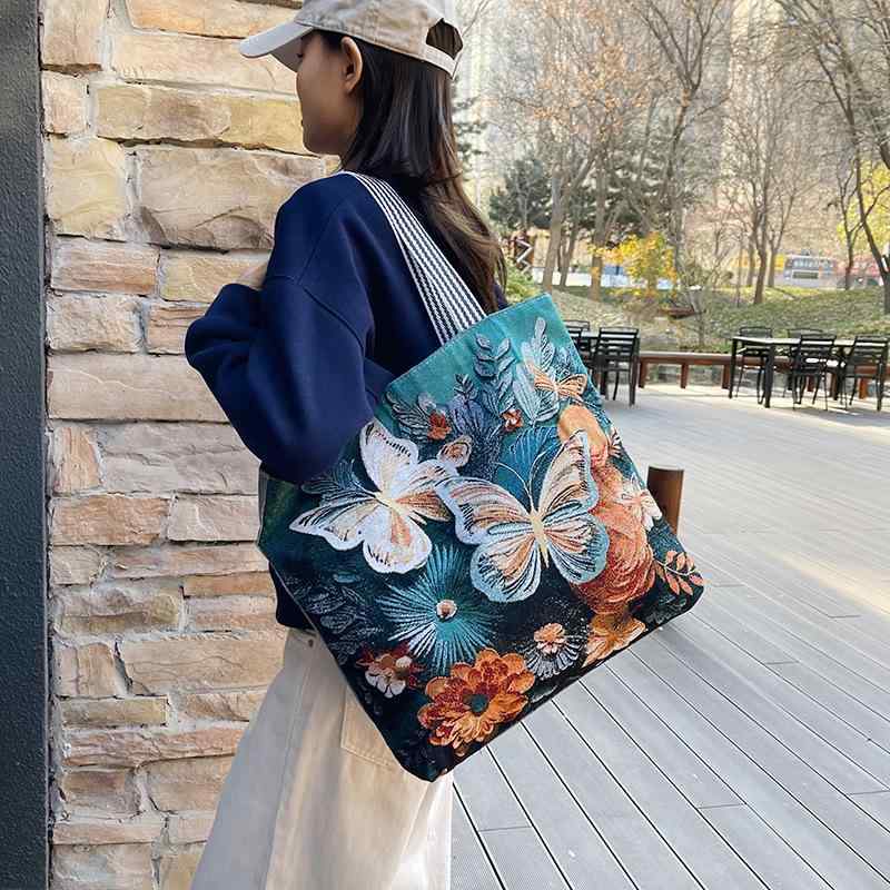 トートバッグ レディース 帆布 鞄 大容量 肩掛け 手提げ 3D 立体 蝶々 刺繍 花柄 通勤 通学 旅行 カジュアル 軽量