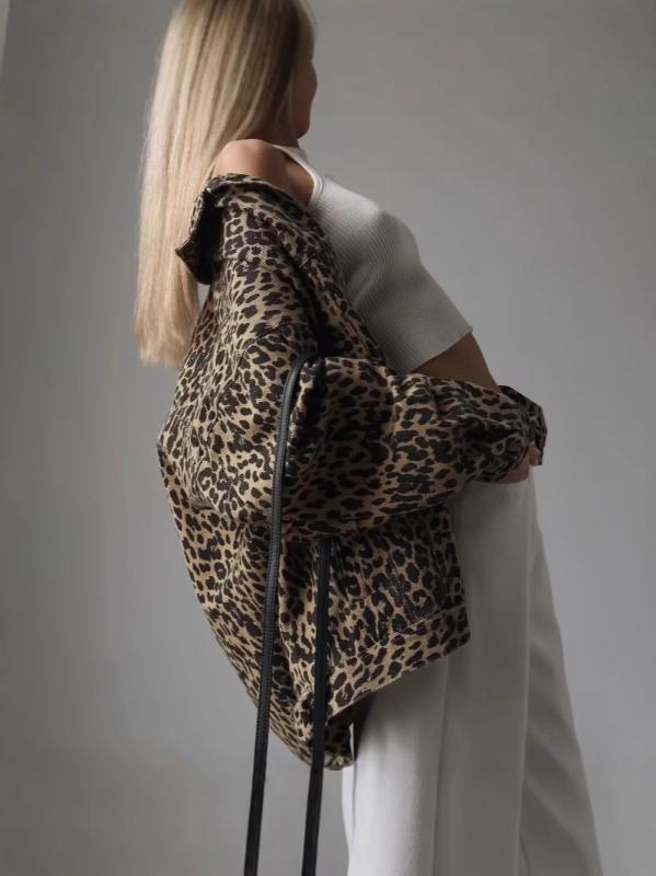 ジャケット 女性用 秋冬 デニム ロングスリーブ ブラック ワイドシルエット POLOカラー プリント柄 ゆったり 快適 ストリートスタイル 街着 普段使い 軽量 吸湿速乾 コットン混 再生繊維 切り替えデザイン ビッグシルエット ハイファッション トレ