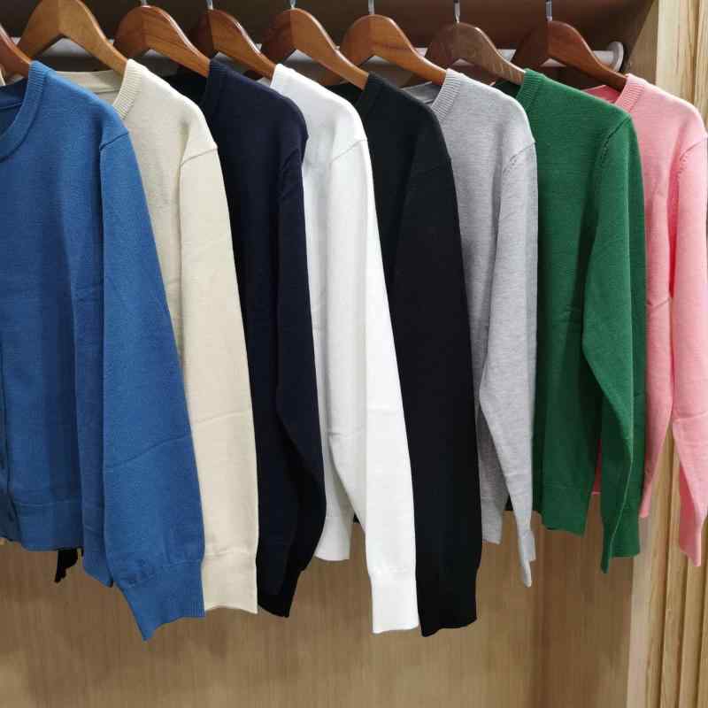 ・主な素材: 有機綿30-50%・柄: 単色・厚み: 薄手・組み合わせ: 単品・スタイル: 開衫・版型: ゆったり・袖型: 標準・ネックライン: クルーネック・袖丈: 長袖・衣丈: 普通(50-65cm)・カラー展開: 宝藍、ホワイト、グレー、ブラック、ピンク、ダークネイビー、グリーン、ライトイエロー・サイズ展開: S、M、L、XL・着用方法: 開衫・ドア襟: シングルボタン