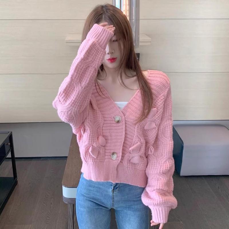 Wear （Sports） - カーディガン 女性用 春夏 短丈 立体蝶結 付 Vネック 長袖 ゆるふわ ニットトップス 開き前 単ボタン 学院風 かわいい 甘め コーデ ピンク アイボリー ブラック グリーン ブルー ワインレッド ポリエステル混 接触冷感 軽量 伸縮性 通勤 普段使