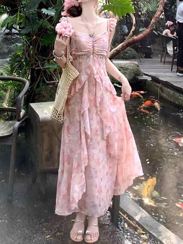 ワンピース レディース キャミソールワンピース ロング丈 シフォン 花柄 裾フリル リゾート 旅行 大人 かわいい フェミニン 春夏・素材: ポリエステル50-70%、スパンデックス30%以下・柄: 印花・加工: 印染・スタイル: キャミソール・セット内容: 単品・スカート丈: ロング・スカート型: ラッフルスカート・ネックライン: スクエアネック・袖: ノースリーブ・ウエスト: ハイウエスト・デザイン要素: ラッフル・カラー: 画像色・サイズ展開: S,M,L・ファッションスタイル: リゾートスタイル・ワンピースタイプ: ワンピース