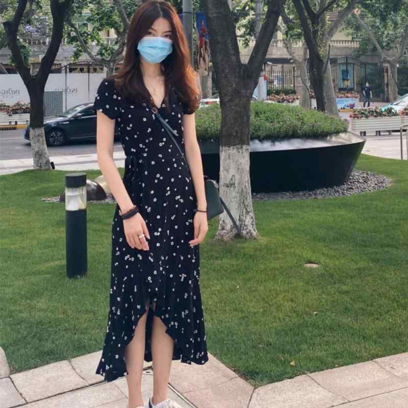 Rakuten - ワンピース 女性用 夏 通勤用 フレンチ風 気品 Aライン 中長丈 フラワー柄 Vネック 短袖 高腰 切り替え デザイン 軽量 ポリエステル ブラック