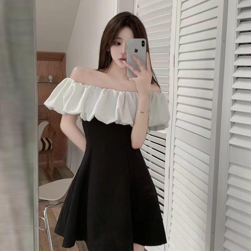 乐天商城 - ワンピース 女性用 夏 黒白 切り替え Aライン 短丈 ノースリーブ 肩落とし ボートネック フリル ハイウエスト 修身 セクシー 甘め 爽やか 接触冷感 ポリエステル 軽量 吸湿速乾 セットオン 基本スタイル 単品 気質 優雅 かわいい パーティー 誕