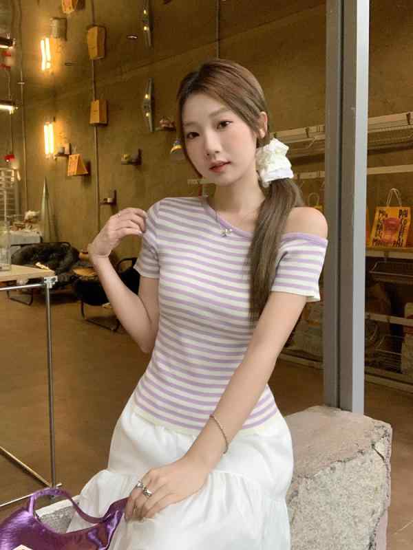 トップス 女性用 夏季 接触冷感 針編み 短袖 斜肩 切り替え ストライプ ショルダーオフ 修身 スリムフィット かわいい 日韓スタイル 軽量 伸縮性 浅紫 水色 ショート丈 三分袖 セットアップ プルオーバー カジュアル 普段使い 部屋着