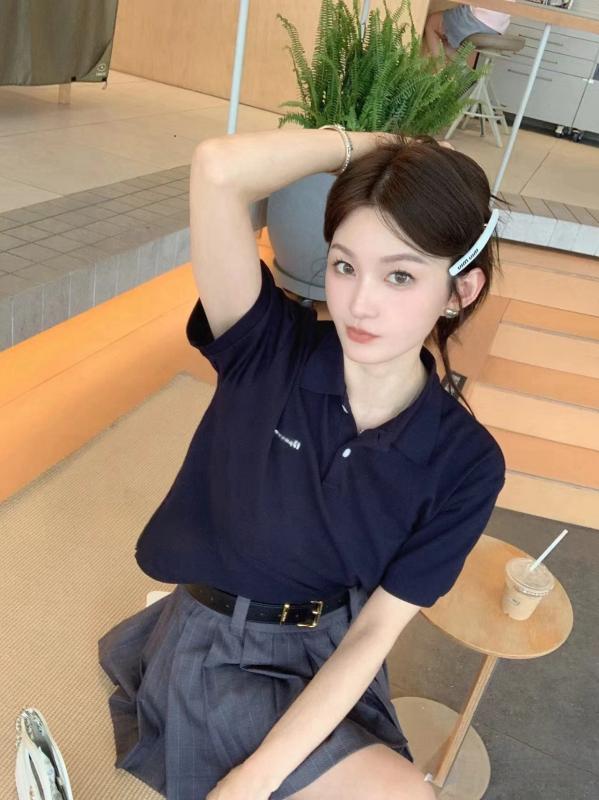 Rakuten - Tシャツ レディース 短袖 翻領 刺繍 綿 スパンデックス 3D柄 純色 ゆったり かわいい 春季 白 紺 日常使い 日韓風 刺繍デザイン 3D効果 綿80% スパンデックス混 軽やか スタイリッシュ トップス ブラウス