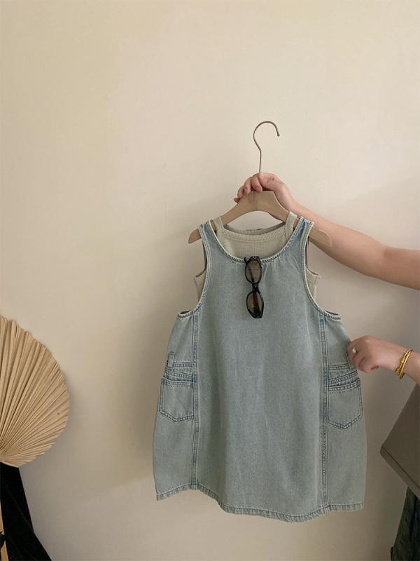 Rakuten - 女の子 ワンピース 背心 牛仔 スカート セット 夏 かわいい 純色 無袖 薄手 柔らかい 綿混紡 トップス ベアトップ デニム ミディ丈 セットアップ 韓国風 シンプル 日常使い 110cm 120cm 130cm 140cm 150cm 160cm