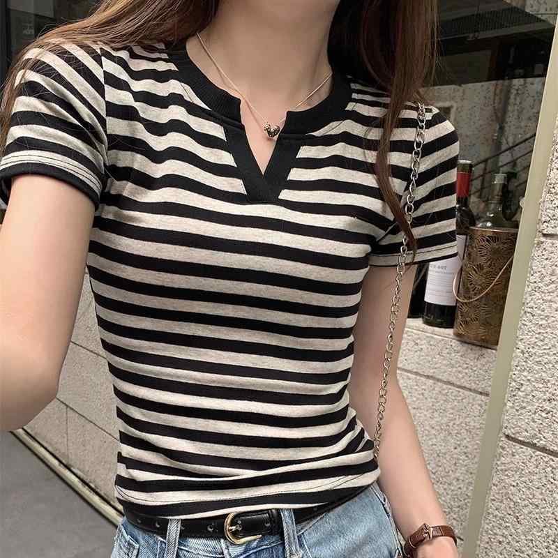 Tシャツ 女性用 短袖 Vネック ストライプ 切り替え 修身 スリムフィット 百搭 トップス 黒 赤 牛乳シルク 再生繊維 印花 短丈 純色 簡約 休闲 日韓 韓系 快適 夏 2025 夏季
