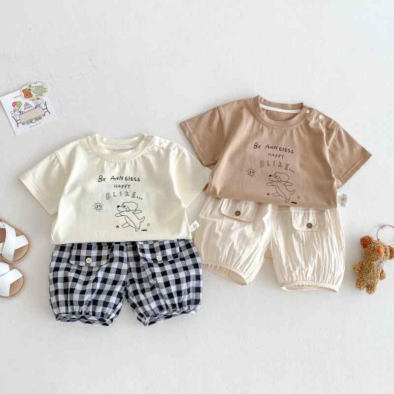 ・カテゴリ: 童Tシャツ・スタイル: 韓版・主な素材: 綿98%・袖丈: 短袖・ネックライン: 丸首・柄: 格子、卡通・カラー展開: 焦糖咖、奶油米、黒白格・サイズ展開: 73、有肩扣、80、有肩扣、90、有肩扣、100、110、120
