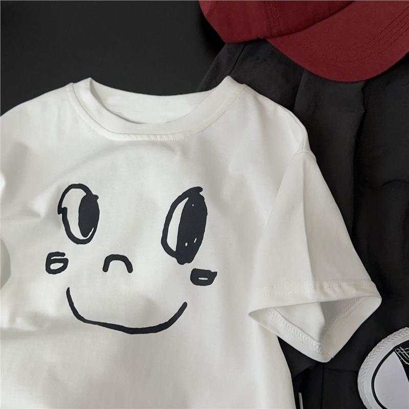 ・カテゴリ: 童Tシャツ・スタイル: 韓版・袖丈: 短袖・主な素材: 綿95%・ネックライン: 丸首・柄: プリント・カラー展開: ホワイト・サイズ展開: 80、90、100、110、120、130、140、150