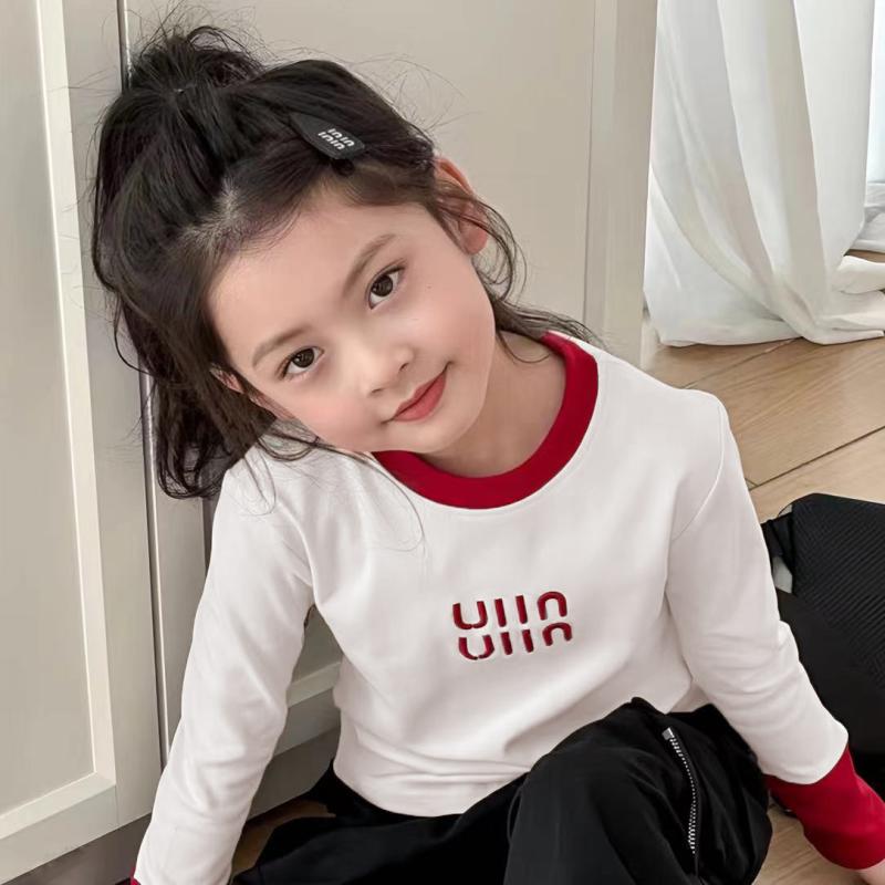 ・カテゴリ: 女児Tシャツ・スタイル: 学院風・主な素材: 綿95%・袖丈: 長袖・ネックライン: 丸首・サイズ展開: 73、82、91、100、109、118、128、137、146、155