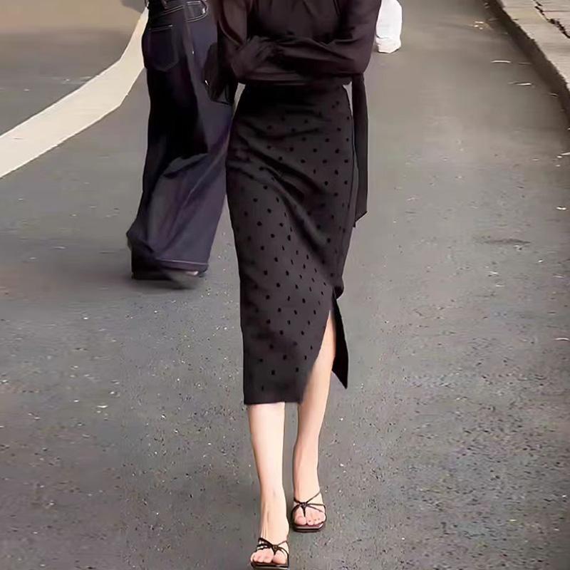 Women's Half-Length Skirt, Black, Polka Dot, Mid-Length, Spring, High Waist, Simple, Casual, Slim, Slit, Tight, Knee-Length, Below-the-Knee, Above-the-Knee, Midi, Dress-Style, Knee-Length Skirt, Below-the-Knee Skirt, Above-the-Knee Skirt, Midi Skirt, Women's Skirt, Spring Clothing, Spring Skirt, High Waist