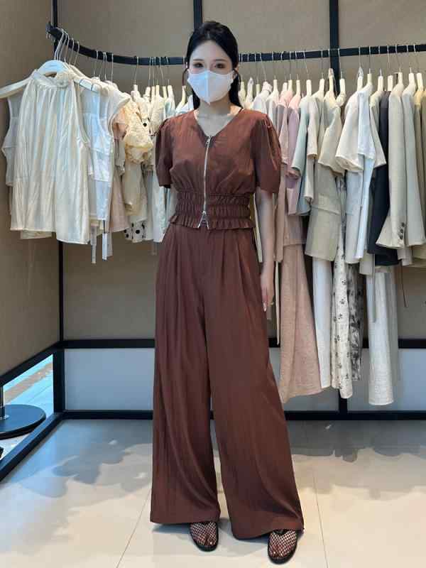 レディース セットアップ シャツ 長袖 Vネック 収腰 デザイン ズボン セット ワイドパンツ 長ズボン 純色 ジッパー ポケット ポリエステル 素材 95% 以上 内容 気質 通勤 スタイル 快適 休闲 スタイル コーヒー 杏 グレー 夏 コーディネー