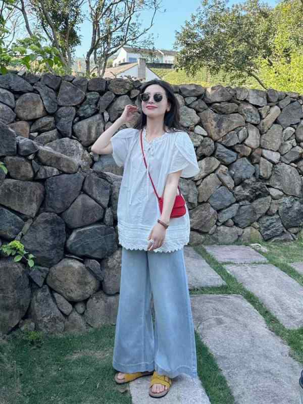 レディース セットアップ シャツ ブラウス 牛仔パンツ 套装 法式 甘め ルーズ クロッシェ レース フリル トップス ロングパンツ ポロ ファブリック ポリエステル 繊維 素材 デニム 風 生地 ゆったり シルエット フェミニン デザイン 日常 使い