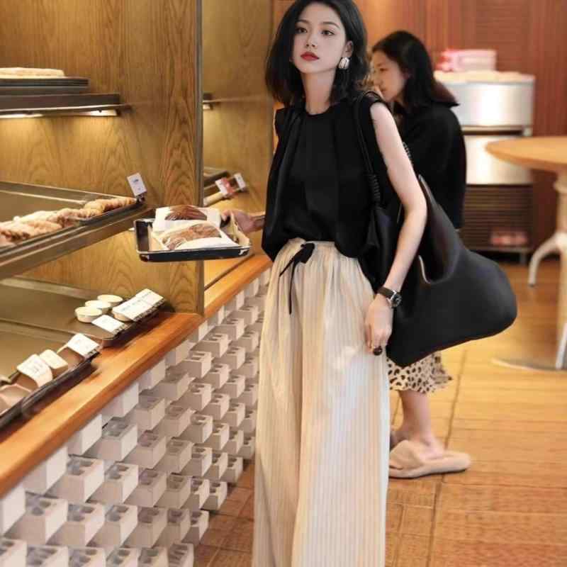 レディース セットアップ 無袖 上衣 垂感 ワイドパンツ 黒 ストライプ 純色 長ズボン 立体パターン 切り替え 涤纶 コットン 私服 名媛 御姐風 女性用 ブラック ストライプ柄 トップス ボトムス セット 職業 スタイル 休闲 女性 無袖 トップス