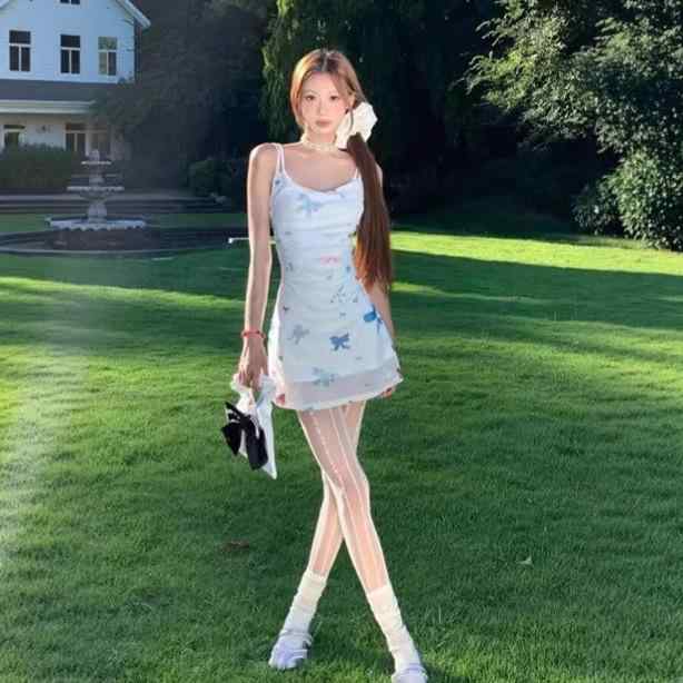 樂天商城 - ワンピース 蝶ネクタイプリント キャミソール ウエストマーク 細見え ショート丈 大人女子 2025年春