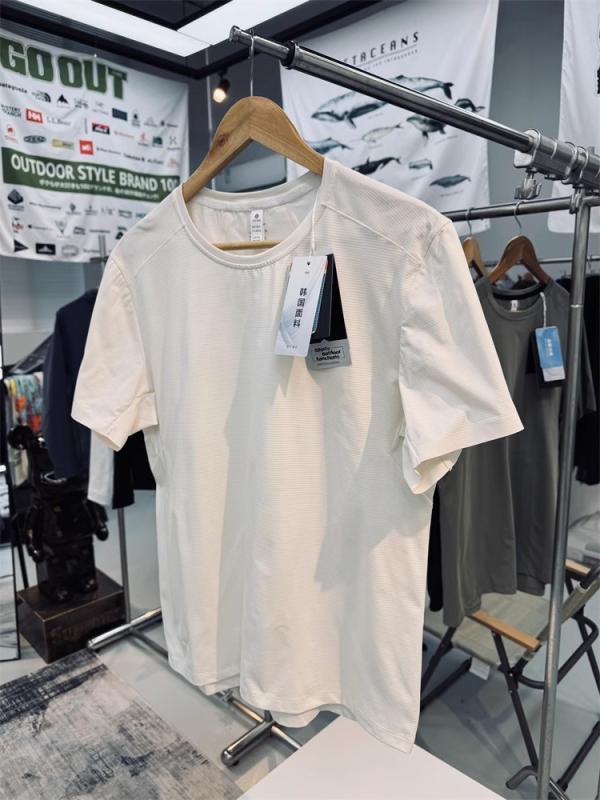 Rakuten - トップス メンズ 速乾Tシャツ 半袖 Tシャツ アウトドア 登山 釣り ランニング スポーツウェア 軽量 通気 超軽量 スポーツウェア 男性用 運動着 快適 ストレッチ性 綿混 ハイキング キャンプウェア サマーウェア 登山ウェア 釣りウェア スポーツウ
