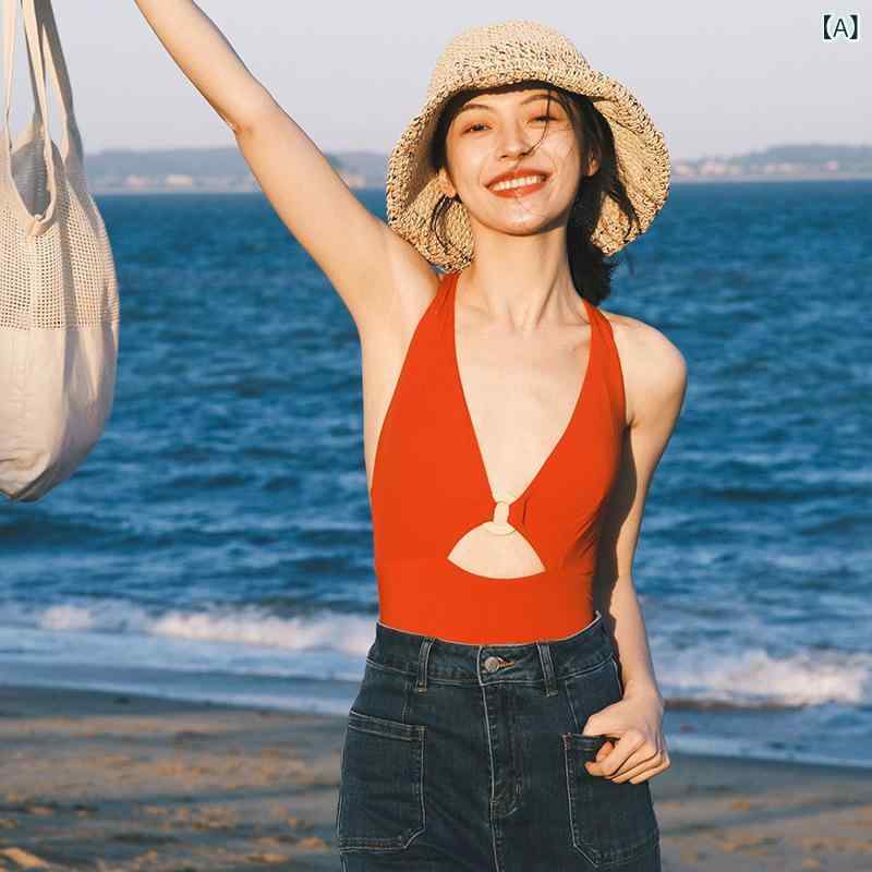 香港 風の 水着の 女性の 復古 的な 