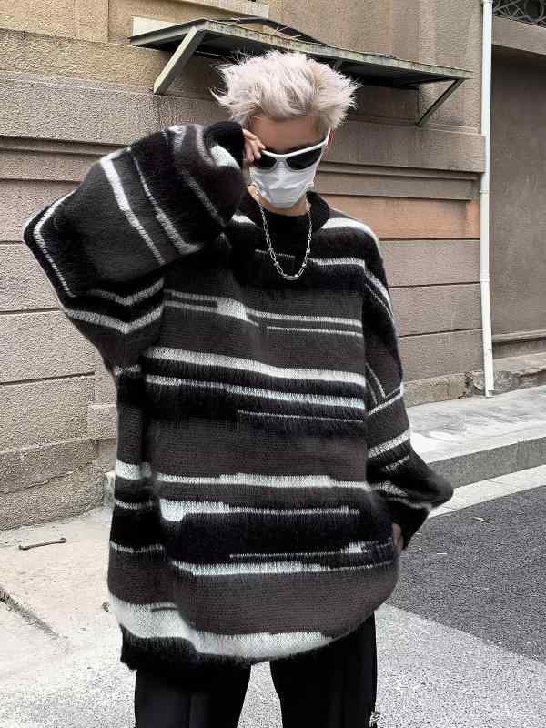ニット セーター メンズ 男性用 秋冬物 長袖 丸首 ゆったりめ 普段使い カジュアル ストリート系 紳士服 男性 紳士用 冬物 冬服 冬用 厚手 暖かい 防寒 快適 おしゃれ かっこいい 上質 高級感 ポリエステル混紡 ブラック ブラウン M L XL