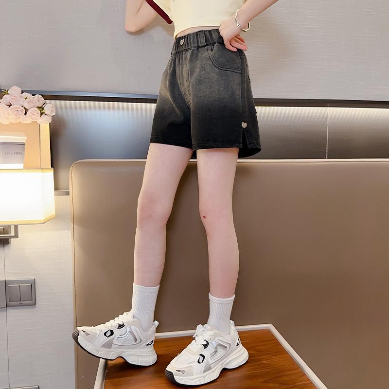 女児用 デニム ショートパンツ 夏物 黒 グラデーション 110文字以内