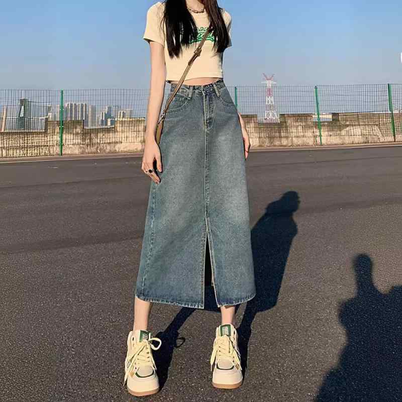 デニムスカート レディース ハイウエスト スリット Aライン タイト ミモレ丈 ロング丈 膝下丈 カジュアル シンプル 無地 デニム 岡山デニム コットン 柔らかい 体型カバー 着痩せ オールシーズン 普段使い 通勤・柄: 無地・加工: 拼接・素材: デニム・主な素材配合: ポリエステル30%以下・スカートタイプ: デニムスカート・スカート丈: ミモレ丈・流行の要素: ボタン・カラー展開: ヴィンテージカラー、ブラックグレー、レトロライトブルー・サイズ展開: XS（40kg以下）、S（40-48.5kg）、M（49-54kg）、L（54.5-59kg）、XL（59.5-65kg）、2XL（65.5-75kg）・スタイル: スイート、カジュアル、カレッジスタイル・用途: 旅行、ビジネス、レジャー、キャンプ・対象体型: リンゴ型、ストレート型、洋梨型、逆三角形型・伸縮性: なし・対象者: ティーン、カップル、学生、青年、中年、少女