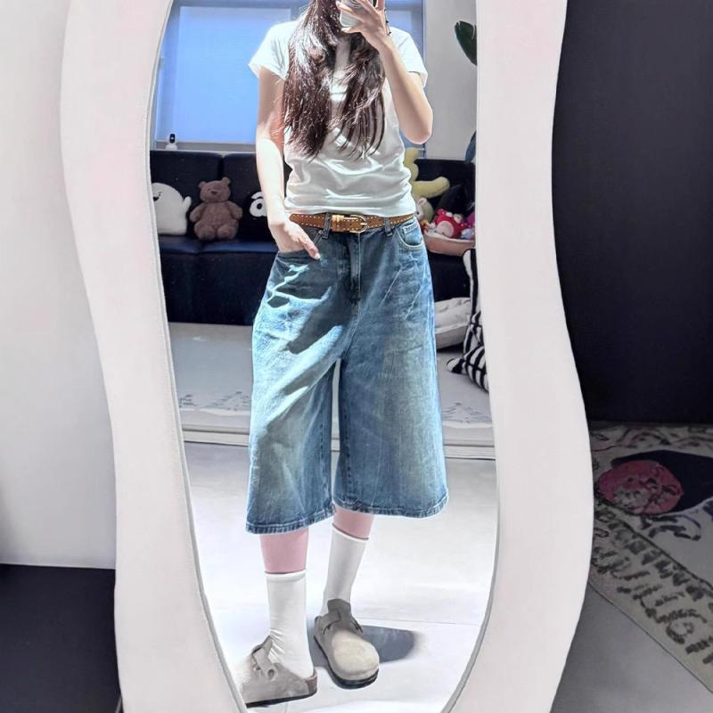 ・カテゴリ: デニムパンツ・素材: デニム、綿・スタイル: カジュアル・パンツ丈: 長ズボン・ウエスト: ハイウエスト・デザイン: ポケット、ボタン、ファスナー・カラー展開: ブルー・サイズ展開: XS、S、M、L、XL、2XL、3XL、4XL・伸縮性: ややあり・シルエット: ストレート・加工: ウォッシュ加工