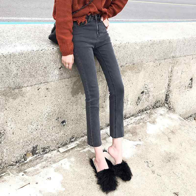 ・カテゴリ: デニムパンツ・主な素材: デニム、綿・スタイル: 直筒パンツ・パンツ丈: 九分丈、八分丈・ウエスト: ハイウエスト・厚さ: 通常・デザイン要素: レトロ、ウォッシュ加工・カラー展開: 灰色八分、黒色八分、深青色八分、灰色九分、黒色九分、深青色九分、浅青色八分、浅青色九分・サイズ展開: 25、26、27、28、29、30、31、32・スタイル系統: ストリート系、欧米風、デニム風、トレンド風・シルエット: ストレート・主素材含有量: 70%以上80%未満・加工: 高温セット・対象: ユニセックス、青年、中青年