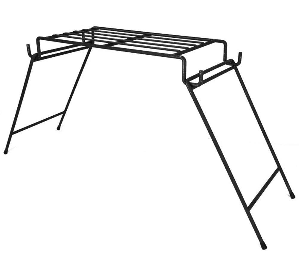 アイアン焚火スタンド・マルチ BM-284・・Style:アイアン焚火スタンド・タフで機能的なアイアンツール / 焚火まわりを豊かにする多機能なアイアンツールシリーズです。ソロ〜多人数のキャンプまで、組合せやレイアウトを変えることで機能的で心地の良い自分だけのキャンプサイトが出来上がります。・高さが変えられて市販のほとんどの焚火台に対応するシステム焚き火スタンドです。多人数でのダッチオーブン料理にも対応する耐荷重30kgのタフな設計でオプションのサイドテーブル・ツールハンガーを装着することで機能的な焚き火キッチンになります。脚の取り付け位置を変えるだけで各社の焚火台に合わせて高さが調整できる焚火スタンドです。・耐荷重：約30kg説明 焚き火台に合わせて高さが変えられるアイアンスタンド。オプションの追加で調理に最適なシステムスタンドになります。各社の焚き火台に合わせて高さが簡単に変えられます。(2段階)