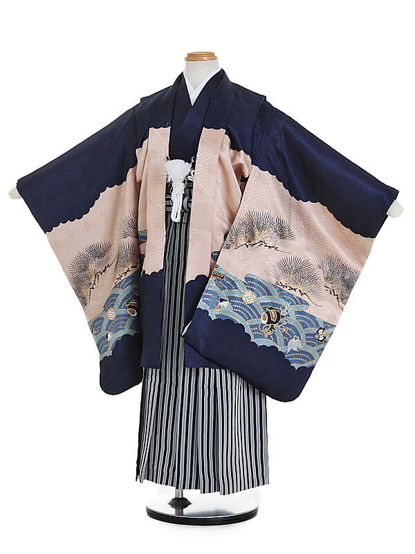 お買い物前にお読みください。 当商品はレンタル商品です。 レンタル期間は3泊4日となります。 ご利用日の2日前までにお手元に届くようヤマト宅急便またはゆうパックにて発送。ご返却はご利用日の翌日までに、お届けした着払い伝票にてご発送ください。 レンタル状況によりレンタル不可となる場合がございます。ご注文が成立されても、時間差でご注文が重複する場合がございますので、当店よりの「ご注文商品確保」のメールが届くまでは正式にレンタル確定とはなりませんので、ご注意ください。 PC版でのみレンタル状況、ご利用規約がご確認いただけます。 詳しくは「ご利用ガイド」にてご確認ください。 七五三着物レンタル 5,6歳男の子羽織袴フルセット [子供着物][羽織][男児][七五三][110cm/115cm/120cm][結婚式][卒園式][レンタル着物][753][6才][5才][正絹]七五三 レンタル・5歳男児　フルセット【往復送料無料】 青×黒 鷹 城 縞袴 商品画像のお色は、お使いのモニターによって多少異なって見える場合がございます。ご了承くださいませ。 商品仕様 【七五三 レンタル】5歳男児セット ■素材：正絹 ■羽織丈：67cm　肩裄：51cm　袖丈：57cm ■袴丈：60cm ■身長：110cm-120cm ■レンタル期間は3泊4日です。基本的にご利用日の2日前にお届けします。 【セット内容】 羽織・着物・袖なし襦袢・袴・角帯・羽織紐・扇子・かいけん・お守り・草履・足袋・腰ひも(2本)・サスペンダー ☆袴・草履はそれぞれの商品により異なります。 レンタル衣装ご予約状況カレンダー ○・・・レンタル可能&nbsp;&nbsp;&nbsp;&nbsp;&nbsp;&nbsp; ×・・・レンタル不可 【ご予約状況は下記のご希望サイズをクリックしてご確認ください。】 【0AO5514】 ※当店のレンタル商品は、年間を通しレンタル対応していることから、「レンタル不可」の場合でもご注文できるシステムとなっております。当店からの「商品確保」のメールが届くまでは正式にレンタル確約ではございませんので、ご注意ください。 こちらの商品は「北陸配送センター」より発送いたします。