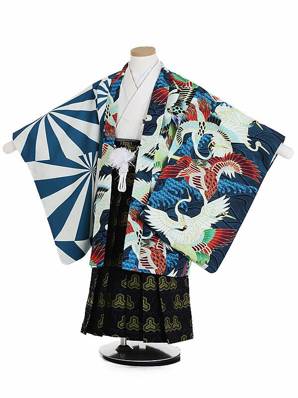 お買い物前にお読みください。 当商品はレンタル商品です。 レンタル期間は3泊4日となります。 ご利用日の2日前までにお手元に届くようヤマト宅急便またはゆうパックにて発送。ご返却はご利用日の翌日までに、お届けした着払い伝票にてご発送ください。 レンタル状況によりレンタル不可となる場合がございます。ご注文が成立されても、時間差でご注文が重複する場合がございますので、当店よりの「ご注文商品確保」のメールが届くまでは正式にレンタル確定とはなりませんので、ご注意ください。 PC版でのみレンタル状況、ご利用規約がご確認いただけます。 詳しくは「ご利用ガイド」にてご確認ください。 七五三着物レンタル 【簡単着付け】5歳男の子羽織袴フルセット [子供着物][羽織][かんたん][はかま][男児][七五三][100cm/105cm/110cm][結婚式][卒園式][レンタル着物][753][5才][楽々着付け]七五三 レンタル・5歳男児　フルセット【往復送料無料】 【簡単着付け】 ICHIHA 商品画像のお色は、お使いのモニターによって多少異なって見える場合がございます。ご了承くださいませ。 商品仕様 【七五三 レンタル】5歳男児セット ■素材:化繊 ■羽織丈：64cm　肩裄：45cm　袖丈：50cm ■袴丈：55cm ■身長：100cm-110cm ■レンタル期間は3泊4日です。基本的にご利用日の2日前にお届けします。 【セット内容】 羽織り・着物・袖なし襦袢・袴（角帯付き）・羽織紐またはチェーン・扇子・懐剣・お守り・草履・足袋・サスペンダー レンタル衣装ご予約状況カレンダー ○・・・レンタル可能&nbsp;&nbsp;&nbsp;&nbsp;&nbsp;&nbsp; ×・・・レンタル不可 【ご予約状況は下記のご希望サイズをクリックしてご確認ください。】 簡単袴【0AO5520】 ※当店のレンタル商品は、年間を通しレンタル対応していることから、「レンタル不可」の場合でもご注文できるシステムとなっております。当店からの「商品確保」のメールが届くまでは正式にレンタル確約ではございませんので、ご注意ください。 こちらの商品は「北陸配送センター」より発送いたします。