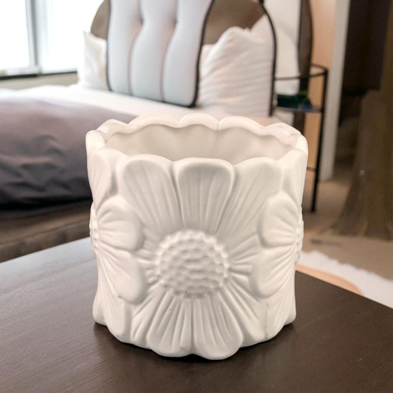 花瓶 生活雑貨 白 陶器 立体 フラワーベース 花柄 おしゃれ インテリア シンプル モダン 北欧 雑貨 玄関 リビング 置物 オブジェ ナチュラル 上品 華やか 飾り ディスプレイ 贈り物 ギフト