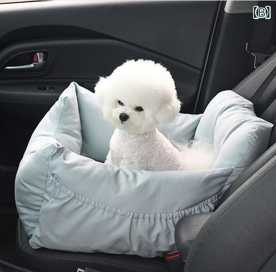 mandarinoの犬用ベッド ドライブボックス 車載 ペット用 ドライブシート 洗える クッション 車用 お出かけ 助手席 コンパクト 2WAY 折りたたみ 移動 帰省 旅行 設置簡単 滑り止め 汚れ防止 通年 ペットキャリー ドライブ用品 中小型犬 多機能 ボックス 耐｜アングル2