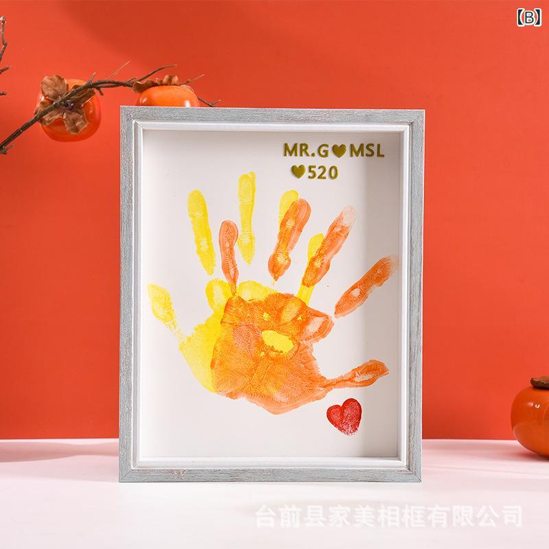 mandarinoのフォトフレーム 手形 足形 記念品 DIY メモリアル 赤ちゃん 出産祝い 100日祝い ハーフバースデー カップル 記念日 スタンプ 額縁 インテリア 卓上 壁掛け おしゃれ ギフト プレゼント 贈り物｜アングル2