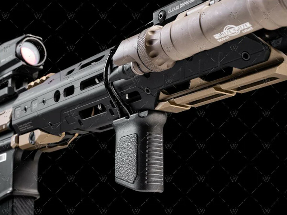 Strike Industries: 実物 Strike Angled Vertical Grip with Cable Management Short M-LOK BK/FDE　ス..