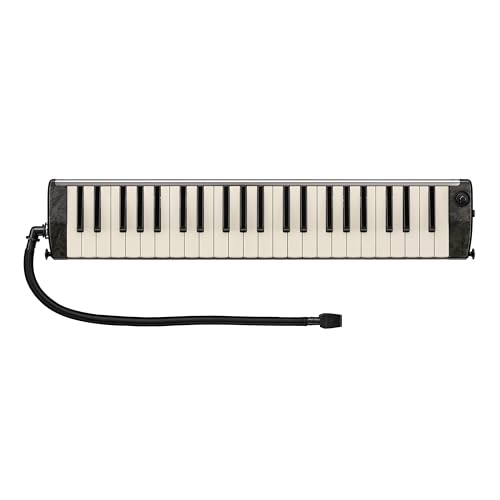 大好評HAMMOND44シリーズがリニューアル *NEW*ピックアップのマイクユニットがリニューアル*NEW*付属のソフトケースはより便利になりました。HAMMOND44シリーズPRO-44HPv2は、ハモンドとスズキメロディオンとのコラボレーションにより誕生した鍵盤ハーモニカです。ピックアップマイクの振動素材にPETシートを採用されているため、中高域を強調したラインサウンドで、ロック、スカ、レゲエなどでも存在感のあるサウンドを奏でられます。