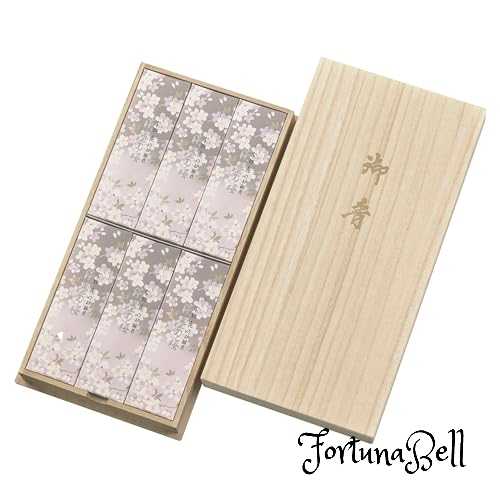 悠久の時を生きた「淡墨の桜」の奥深く上品な姿、美しさを想い作り上げた宇野千代ブランドのお線香です。けむり極少、やさしい桜の香り。桜皮ポリフェノール、孟宗竹炭、植物エキス配合。線香 贈答用 線香ギフト お彼岸 線香 贈答用 お線香 贈り物 お墓参り 仏壇 線香 お彼岸 お盆 香 喪中見舞い 喪中 お香 進物お線香