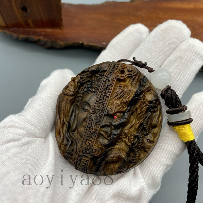 木彫り 木製 沈香 工芸品 吉祥 仏像 悪魔 自動車 装飾 ペンダント 平安釦 置物 精密彫刻 守り 祈る 風水 民間芸人手作 手工細作