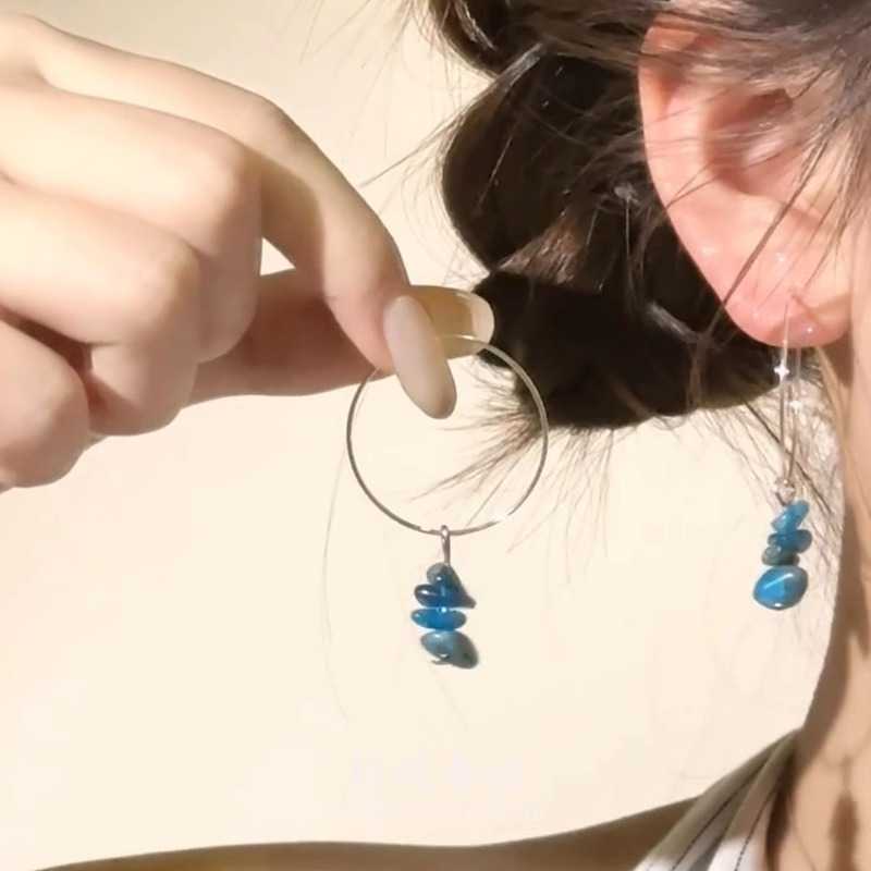 青いビーズの素のイヤリングの新しい中国式の古風は白くて高級感があります。